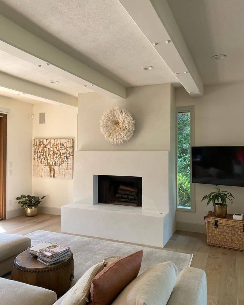 A_Cozy_Living_Room_with_a_White_Stucco_F_