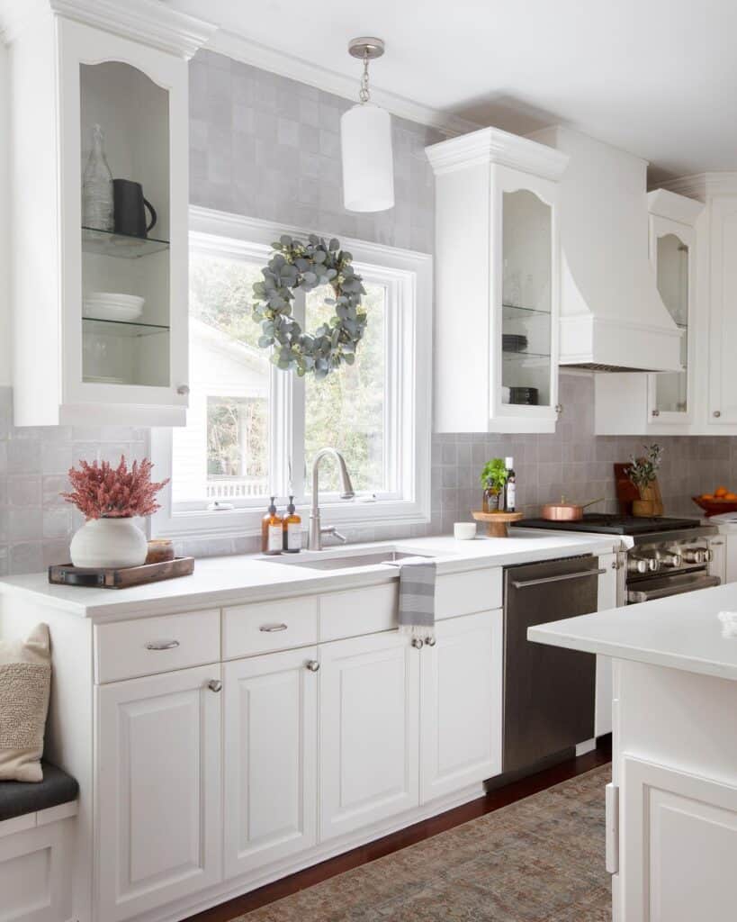 A_Fresh_and_Tidy_Kitchen_With_White_Cabi_2