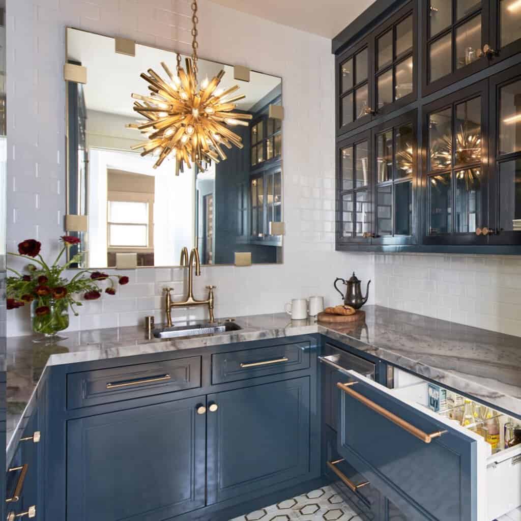 21 Captivating Navy Blue Kitchen Designs: A Perfect Blend of