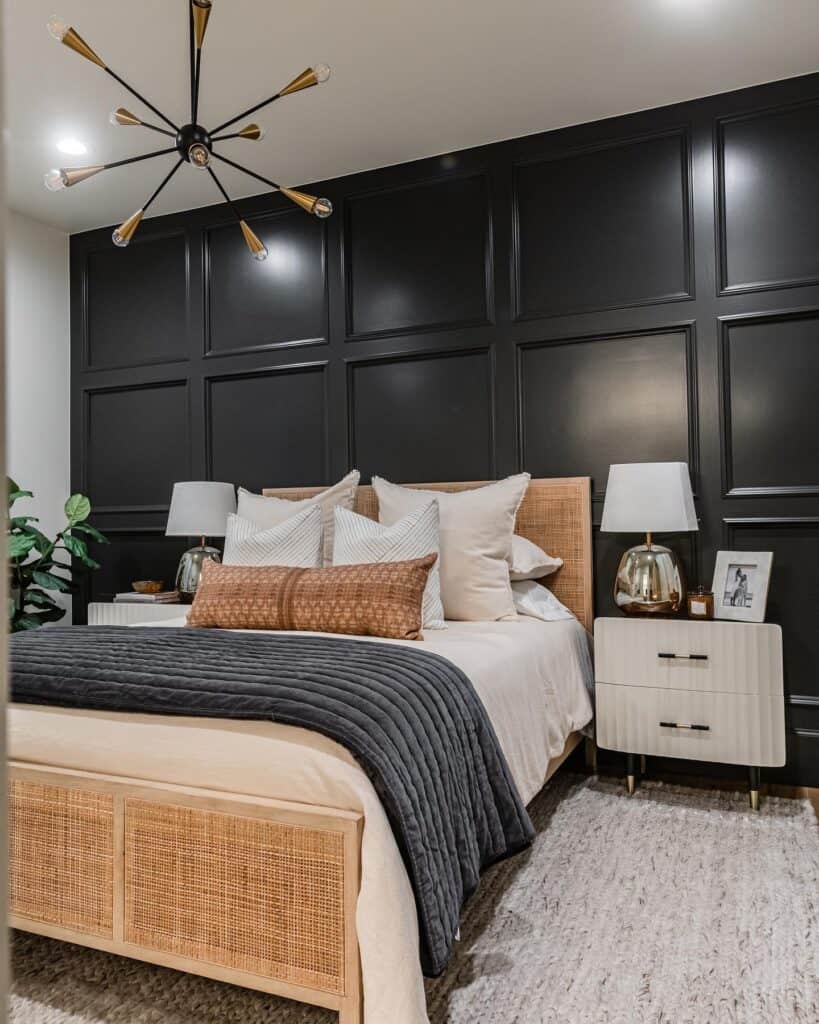 black_accent_wall_in_bedroom_4