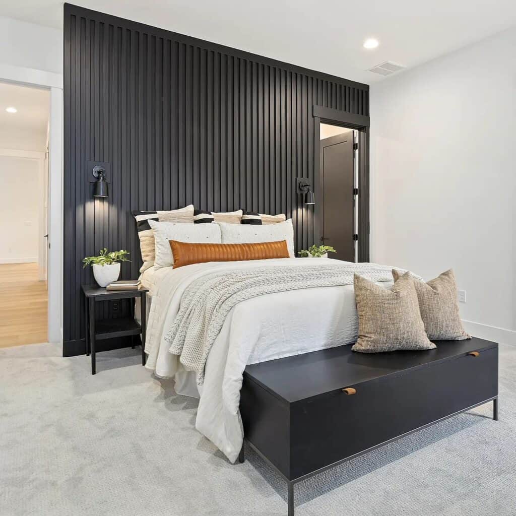 black_accent_wall_small_bedroom_4