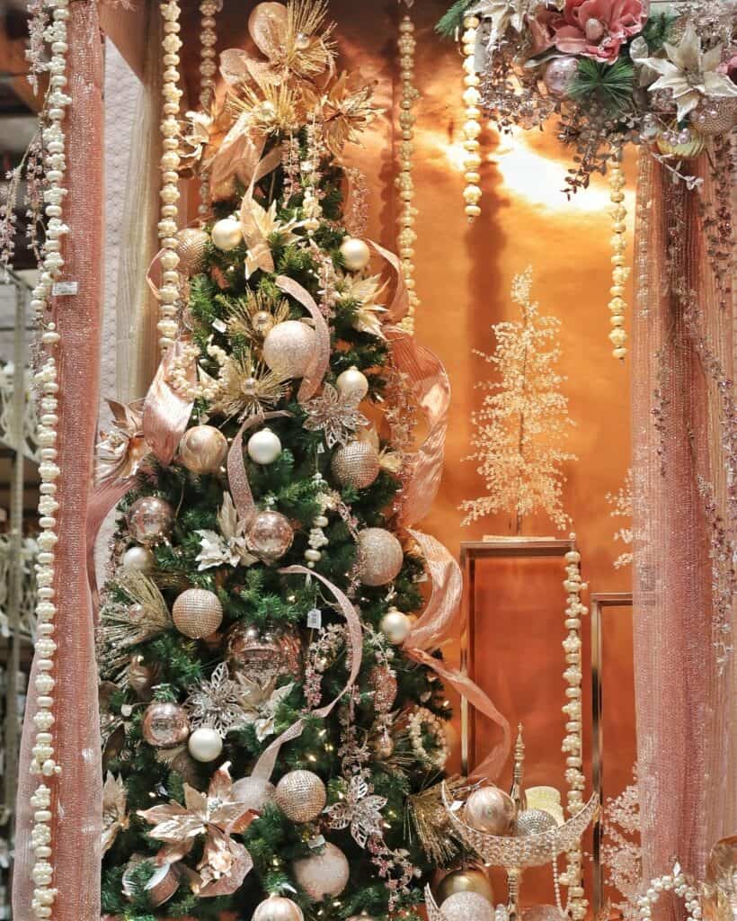 christmas_tree_with_rose_gold_decorations_4