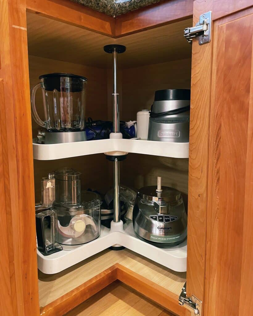 corner_storage_cabinet_with_doors_5