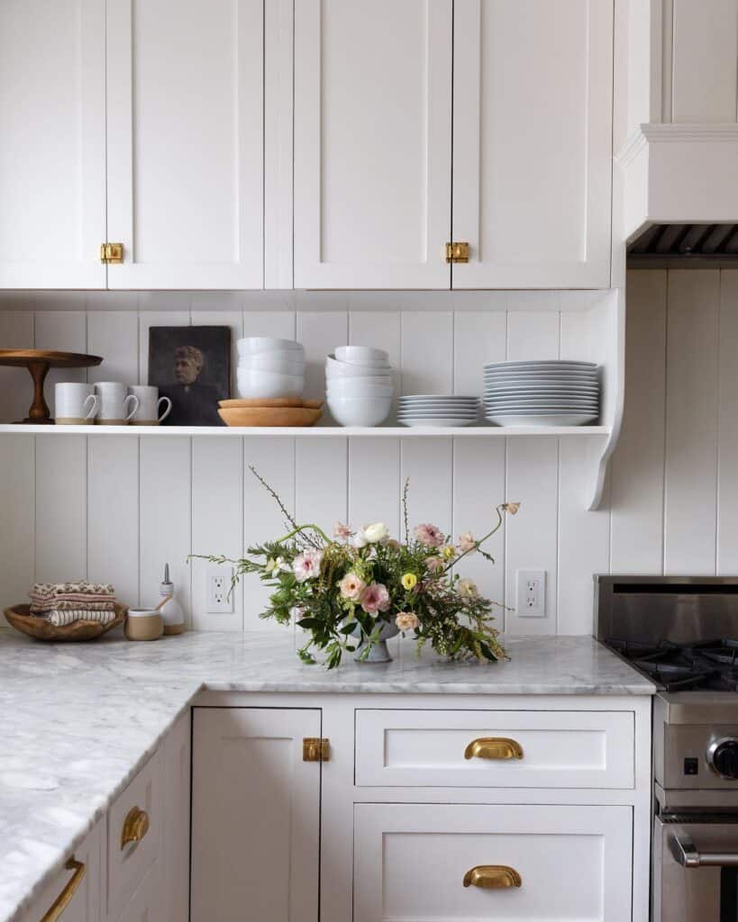 farmhouse_distressed_white_kitchen_cabinets_2