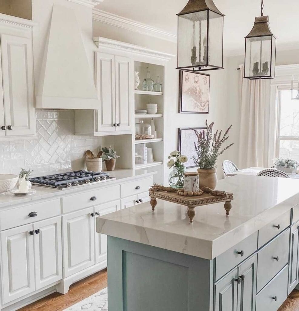 farmhouse_distressed_white_kitchen_cabinets_2