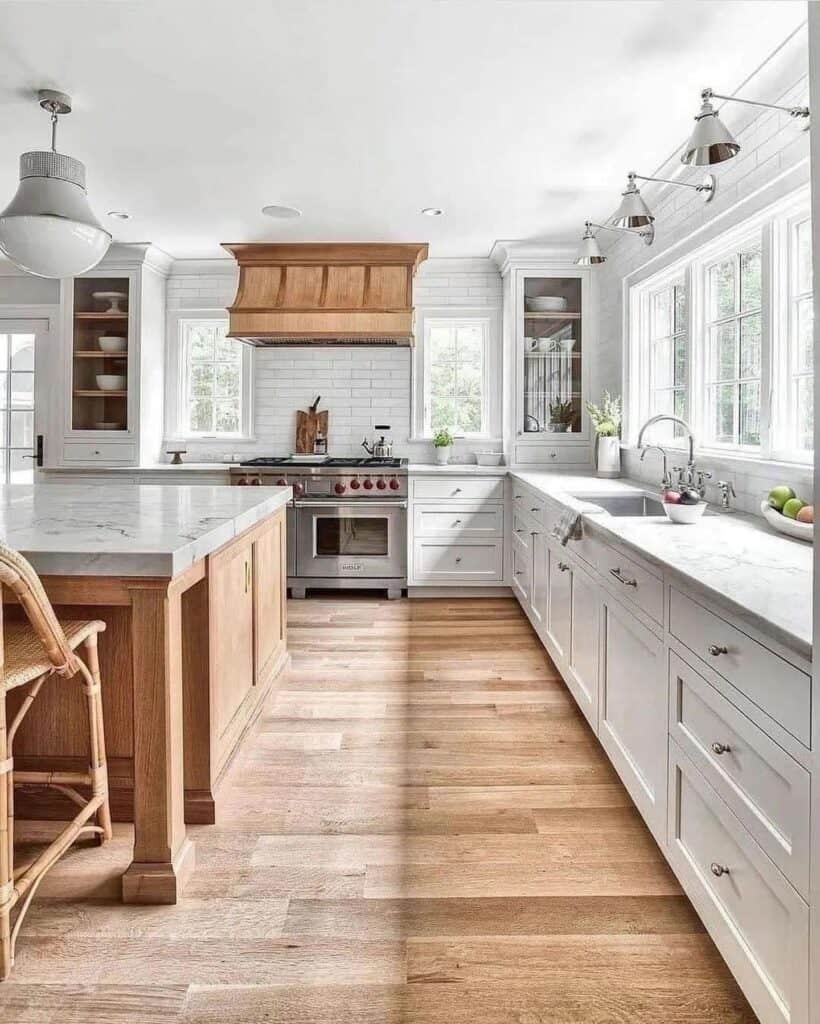 farmhouse_white_kitchen_cabinets_with_black_hardware_2