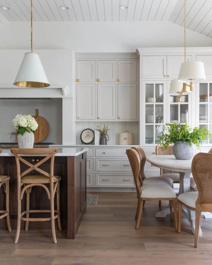 farmhouse_white_kitchen_cabinets_with_black_hardware_2