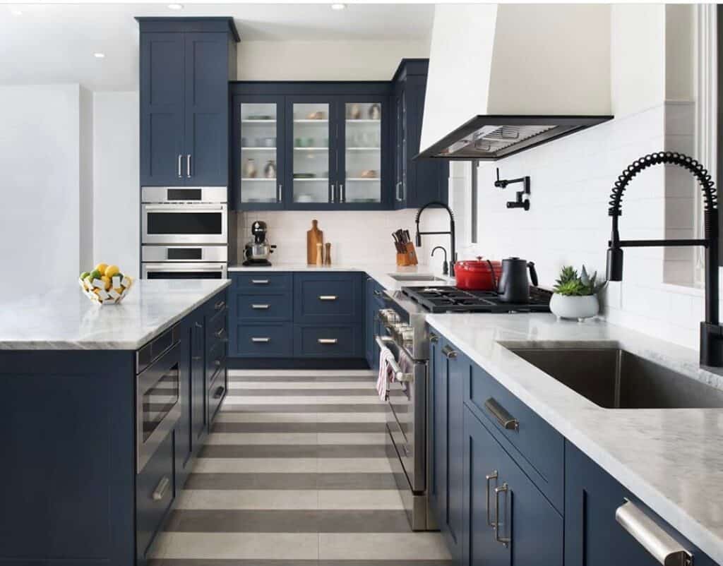 navy_blue_kitchen_decor_5