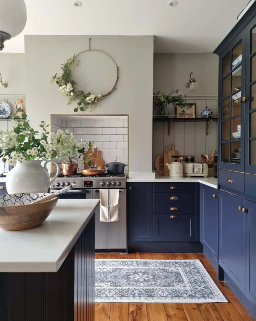 navy_blue_kitchen_walls_5