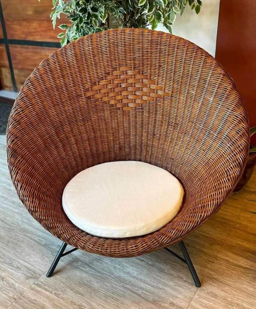 round_wicker_chair_outdoor_2