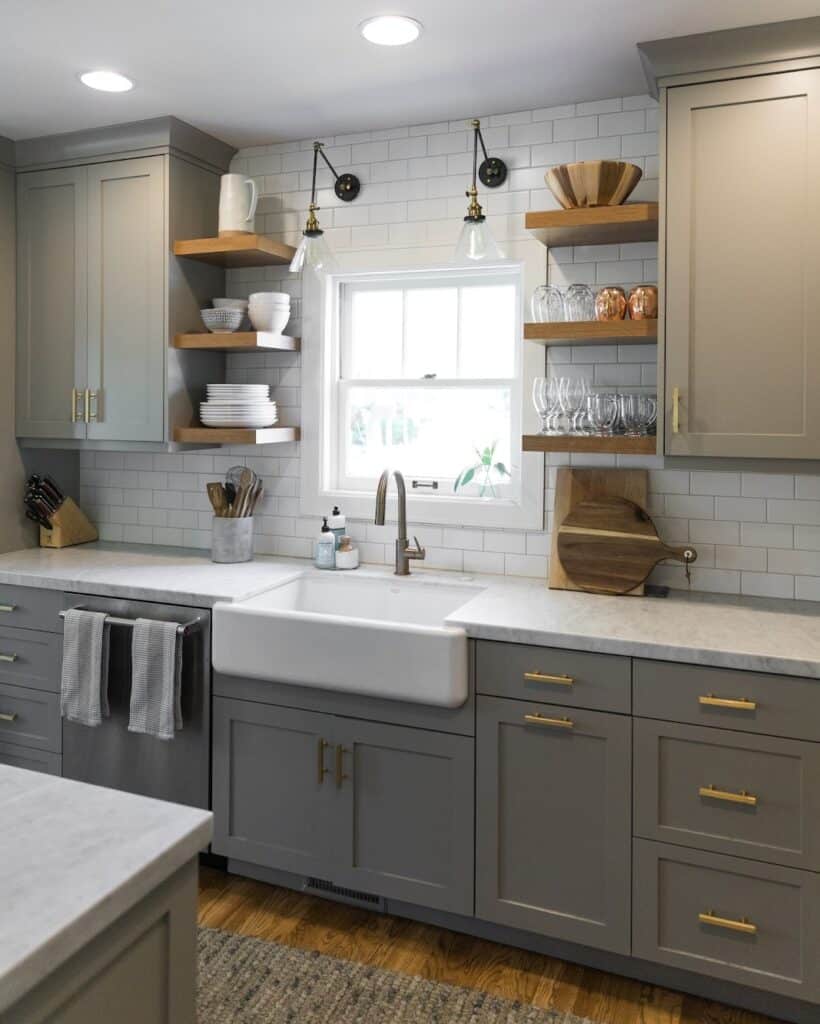 white_and_gray_kitchen_2