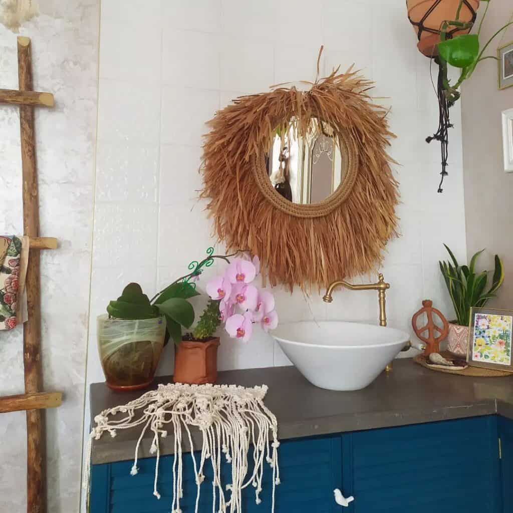 Boho_Bathroom_Decor_Idea_Blue_Vanity_Ac_