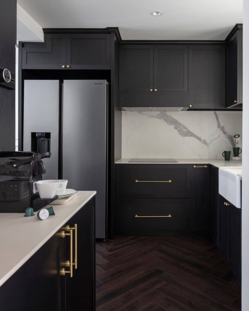 modern_kitchen_black_cabinets_1