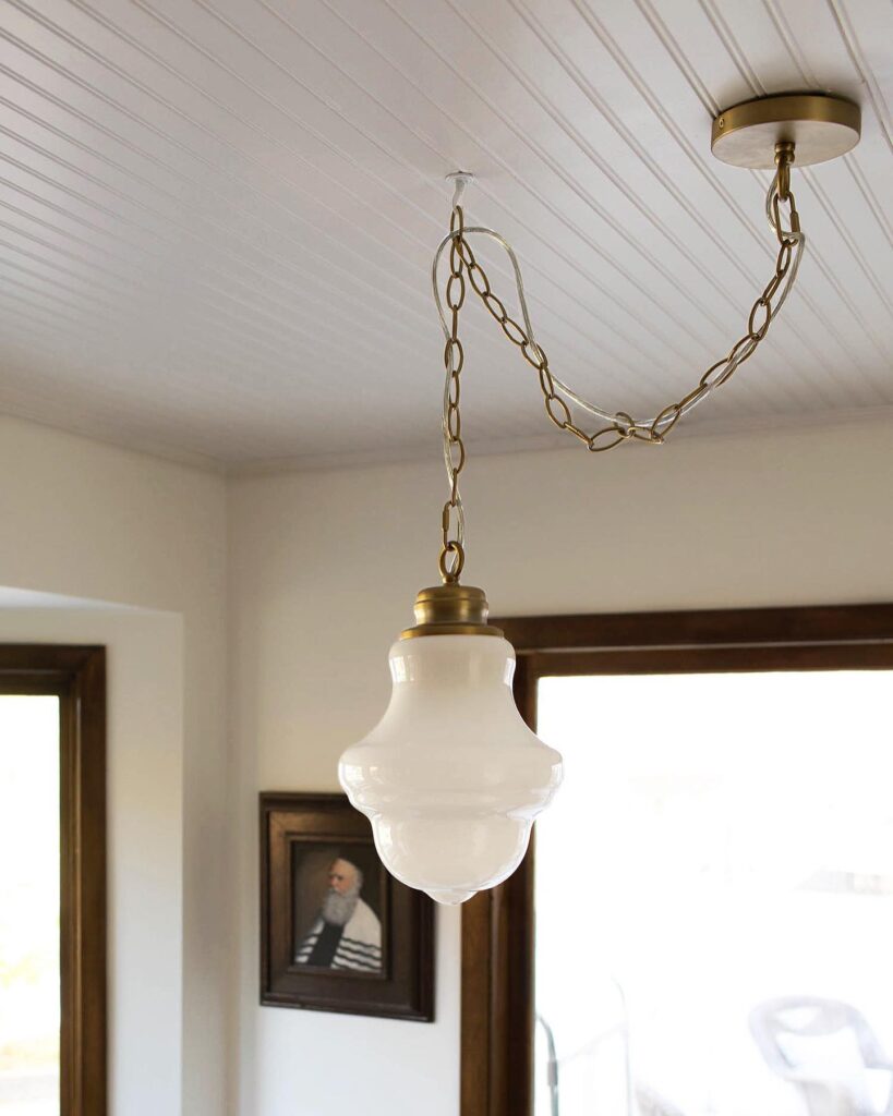 vintage_milk_glass_pendant_lights_3